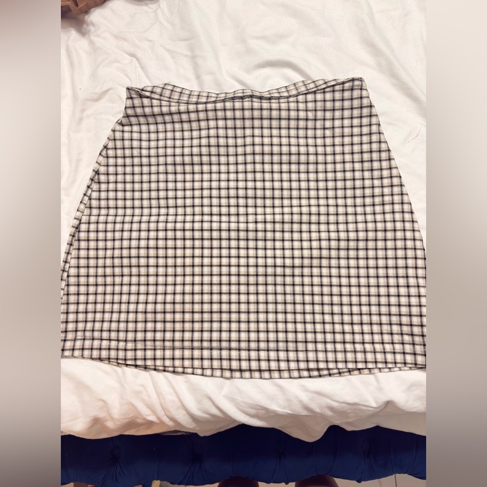 Hollister Checkered A-Line Skirt in Black and White